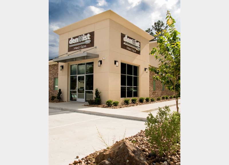 Denttist Pro Front View Office